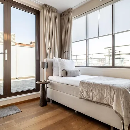 Luxury Penthouse Near Scheveningen 公寓 *